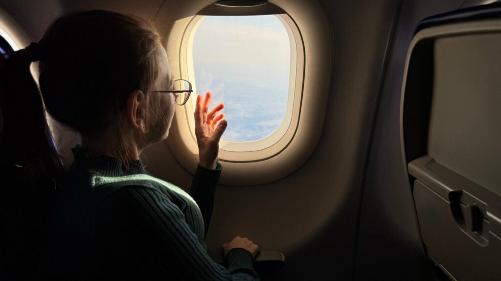 You think it's all about design: the real reason for round windows on planes is different
