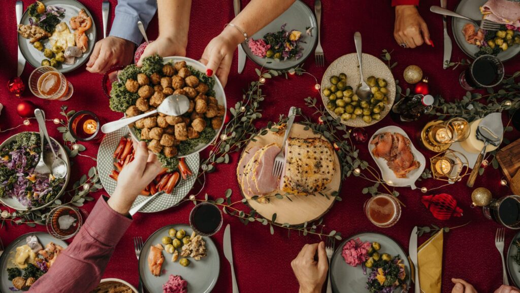 Don't be afraid of holiday food: This will help you keep the weight off