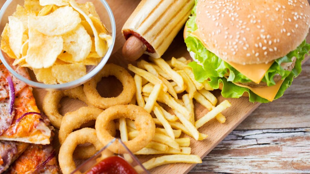 You like to eat fatty food: Scientists reveal what's going on in your brain and stomach