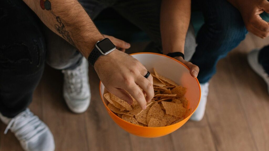 You're blaming the chips for nothing: These are the foods that raise your salt more than sausages