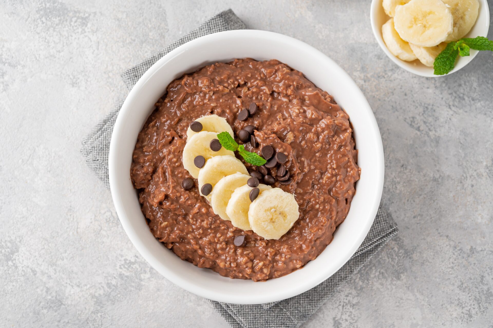 You can supplement the porridge with fruit and other ingredients.